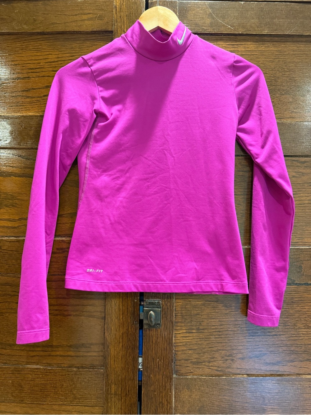 Nike pro combat kids medium Long-Sleeve Dri-FIT Mock Neck Top thumb holes